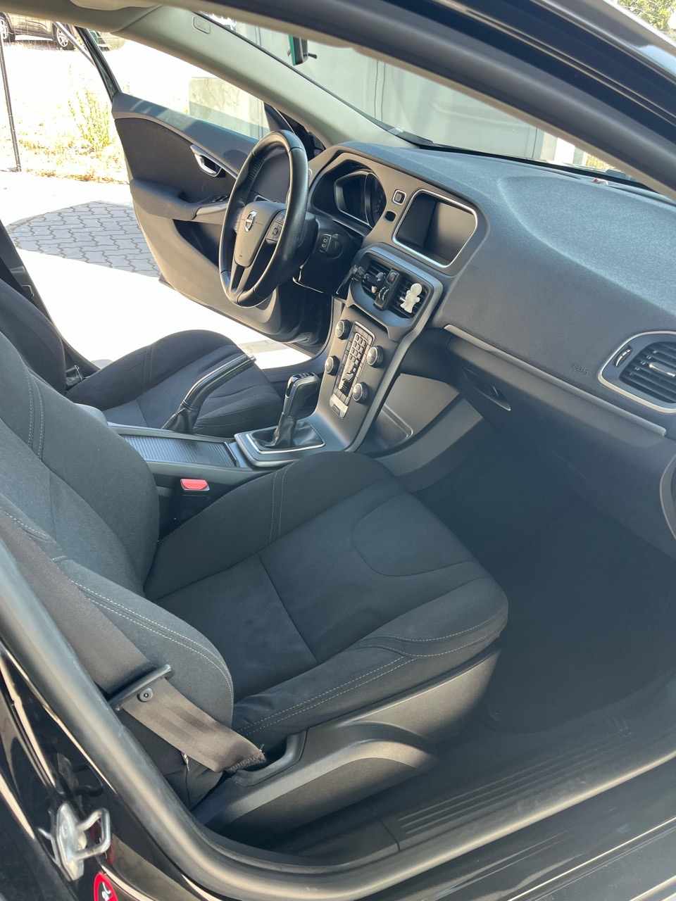 volvo-v40-2-0-d2-2017-diesel-1969cc
