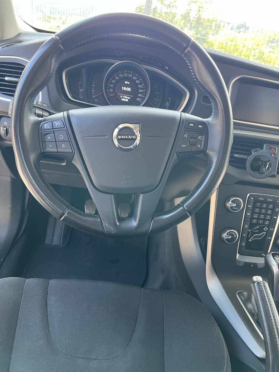 volvo-v40-2-0-d2-2017-diesel-1969cc