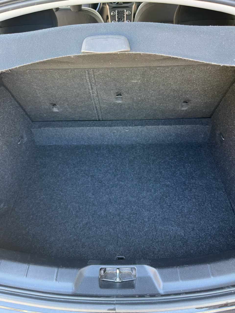 volvo-v40-2-0-d2-2017-diesel-1969cc