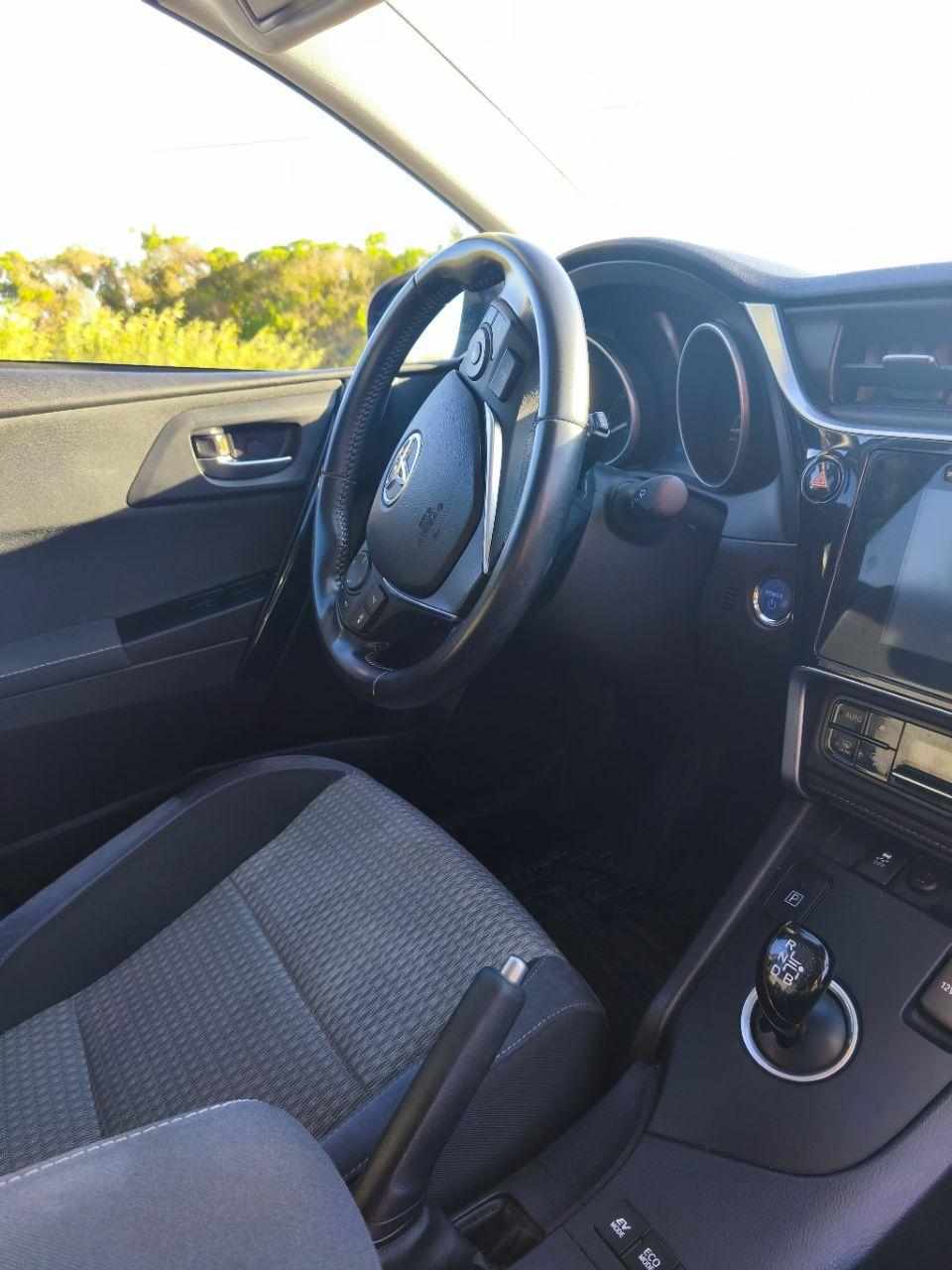 toyota-auris-1-8hsd-2017-hibrido-1800cc