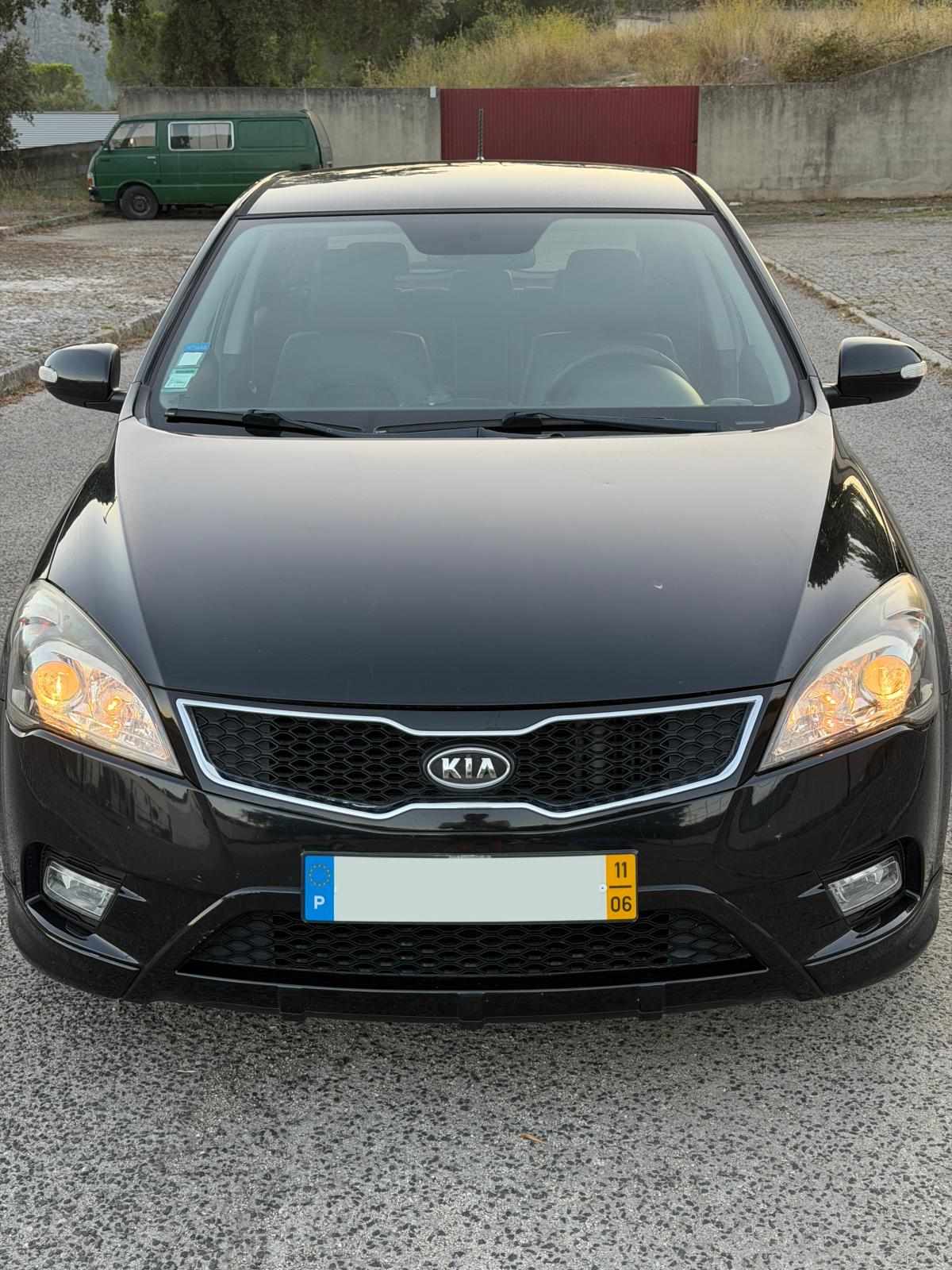 kia-ceed-1-6-crdi-2011-diesel-1582cc