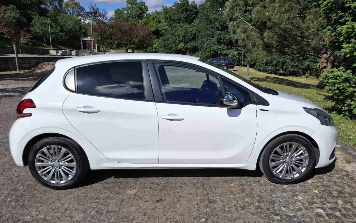 peugeot-208-1-5-bluehdi-2019-diesel-1499cc