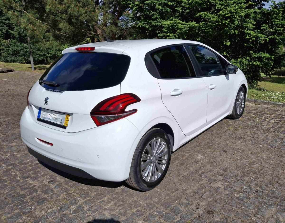 peugeot-208-1-5-bluehdi-2019-diesel-1499cc