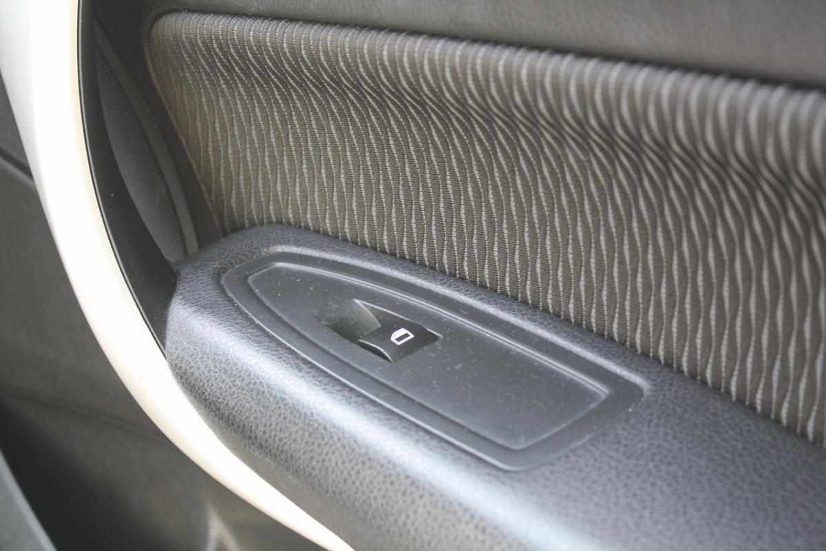 bmw-serie-1-116d-1-6-2012-diesel-1598cc