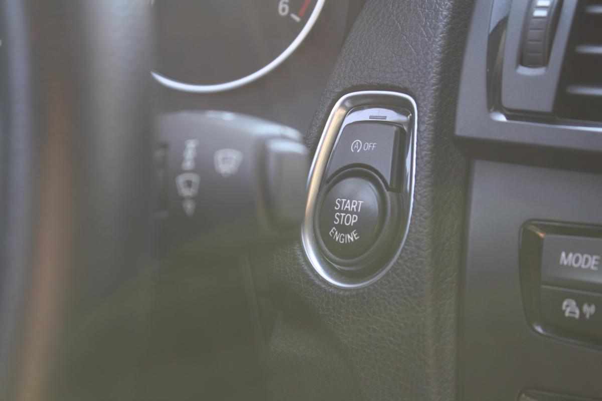 bmw-serie-1-116d-1-6-2012-diesel-1598cc
