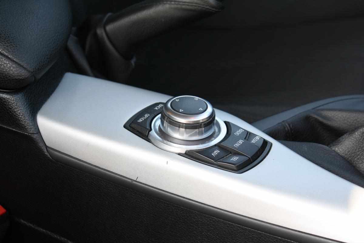 bmw-serie-1-116d-1-6-2012-diesel-1598cc