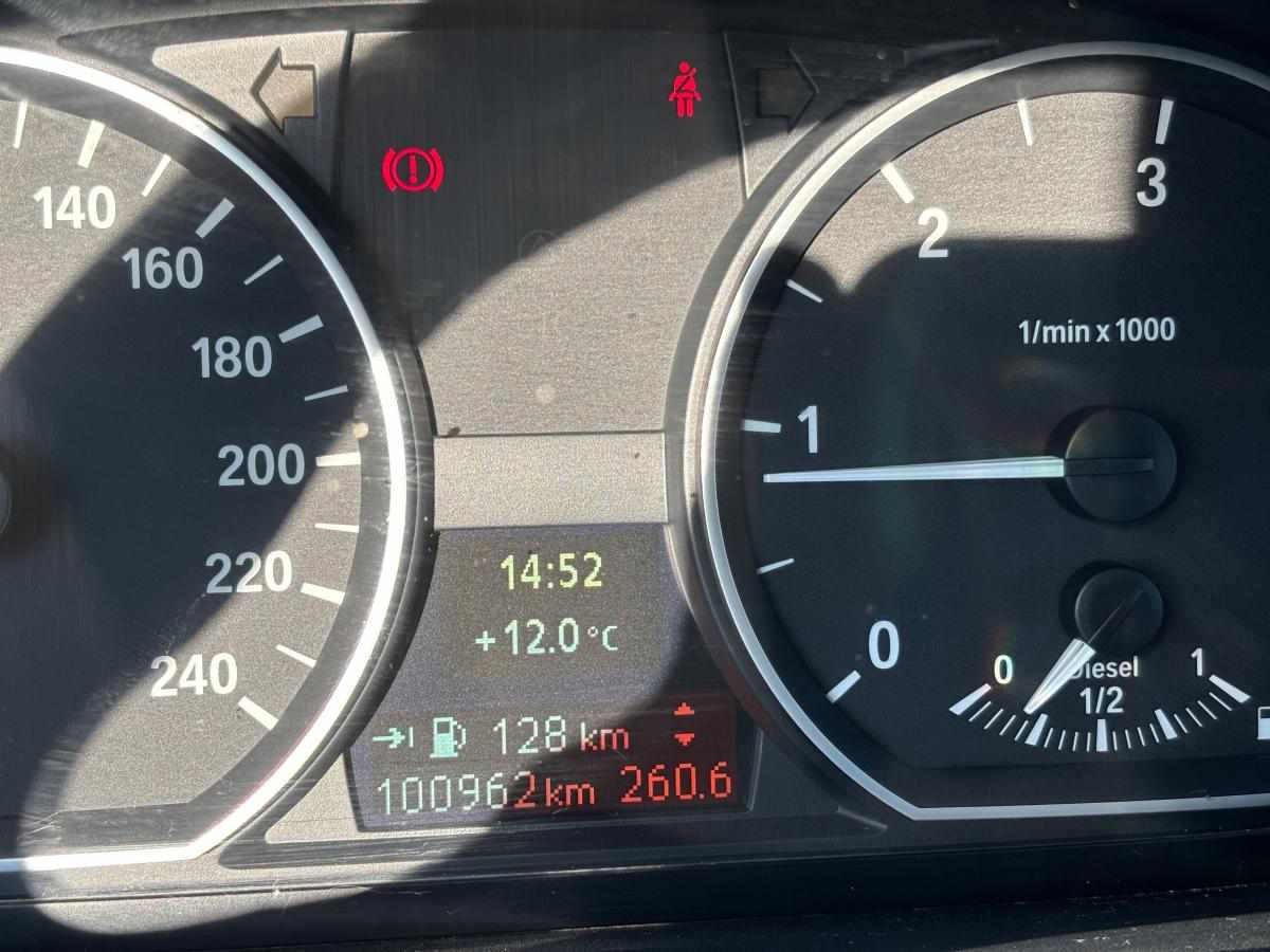 bmw-serie-1-116d-2009-diesel-1995cc