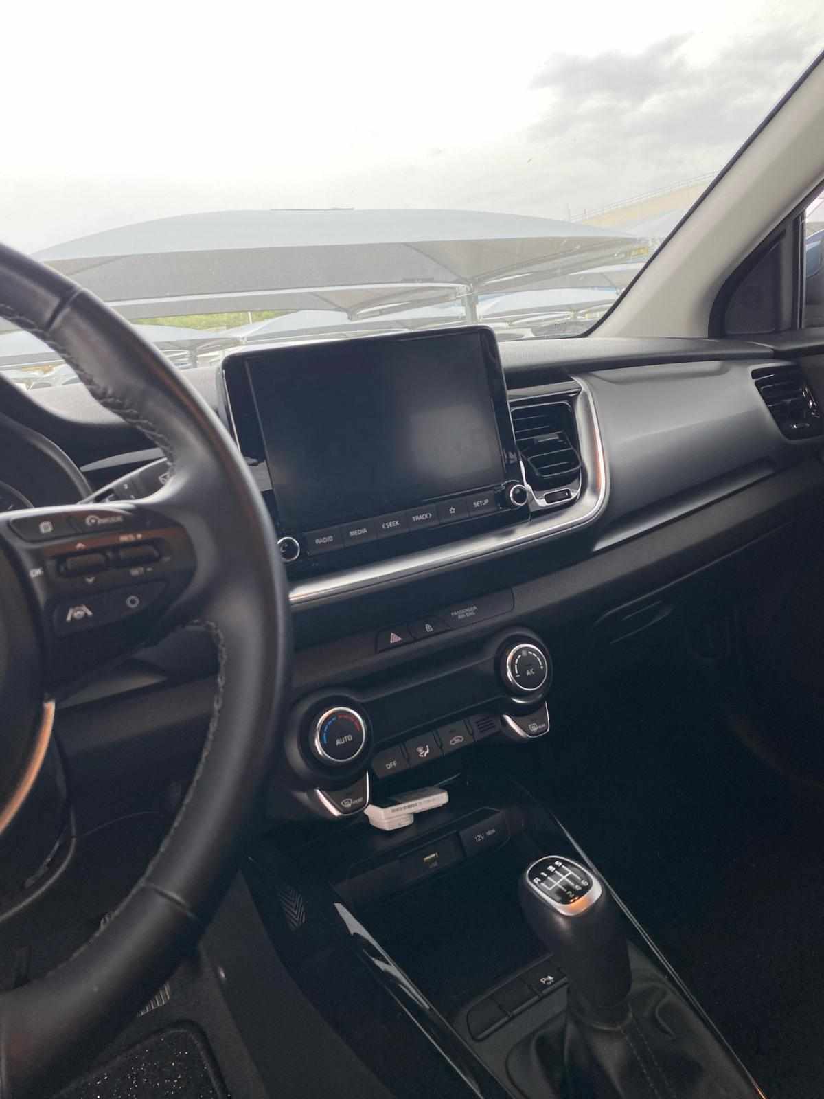 kia-stonic-2024-gasolina-998cc