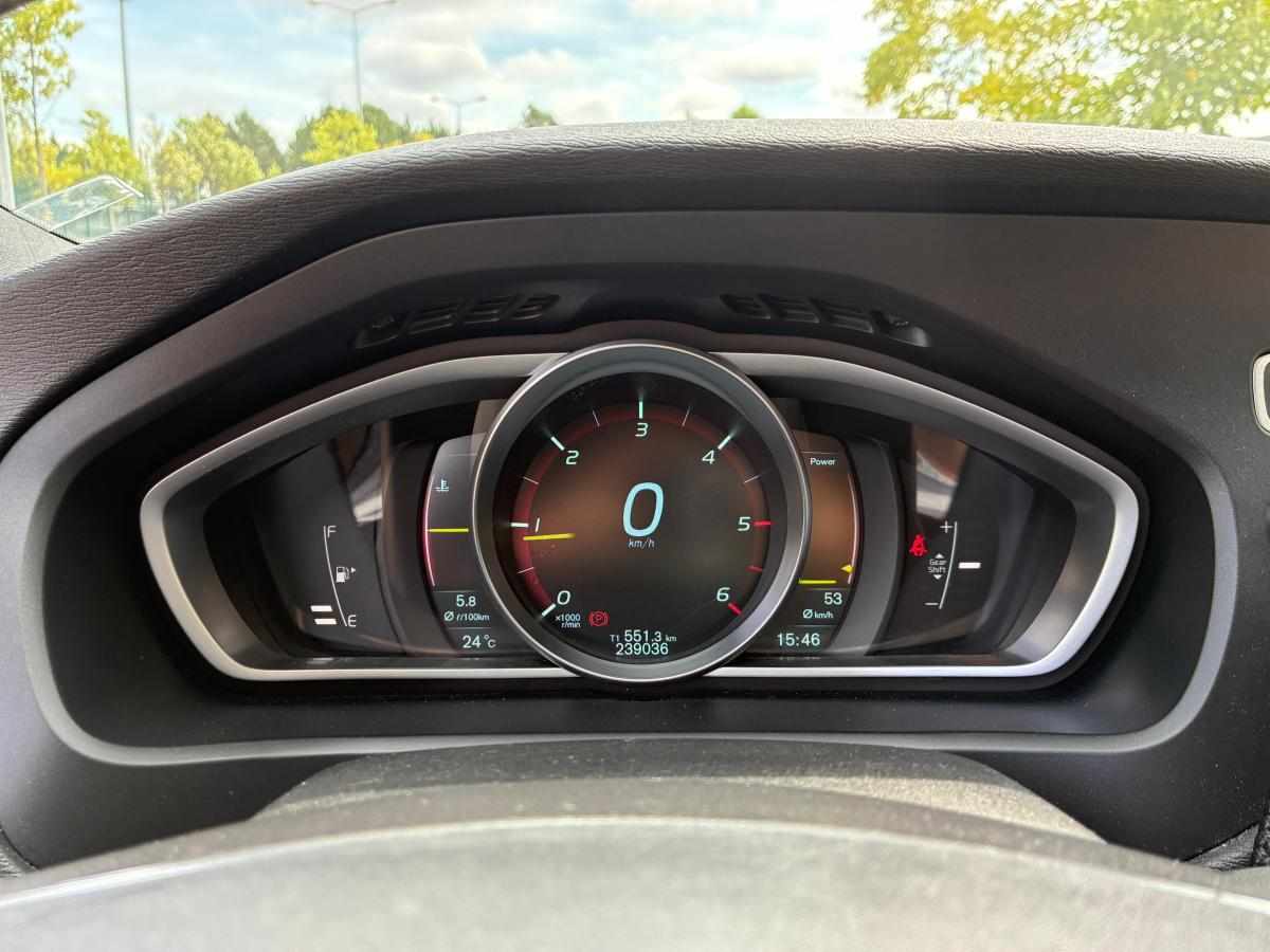 volvo-v40-d2-1-6-2013-diesel-1560cc