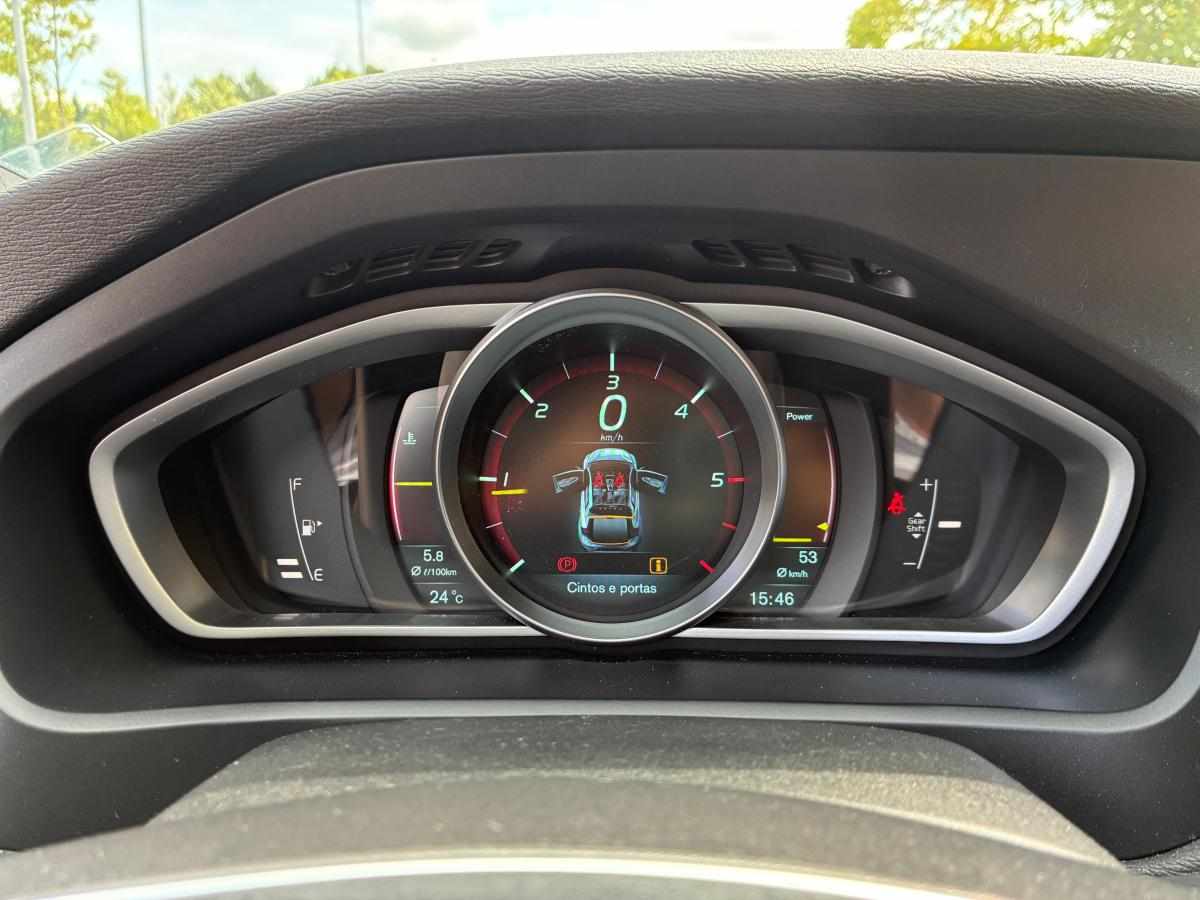 volvo-v40-d2-1-6-2013-diesel-1560cc