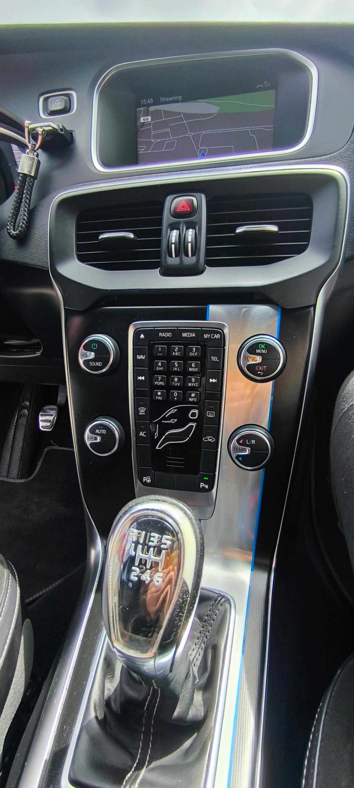 volvo-v40-d2-1-6-2013-diesel-1560cc