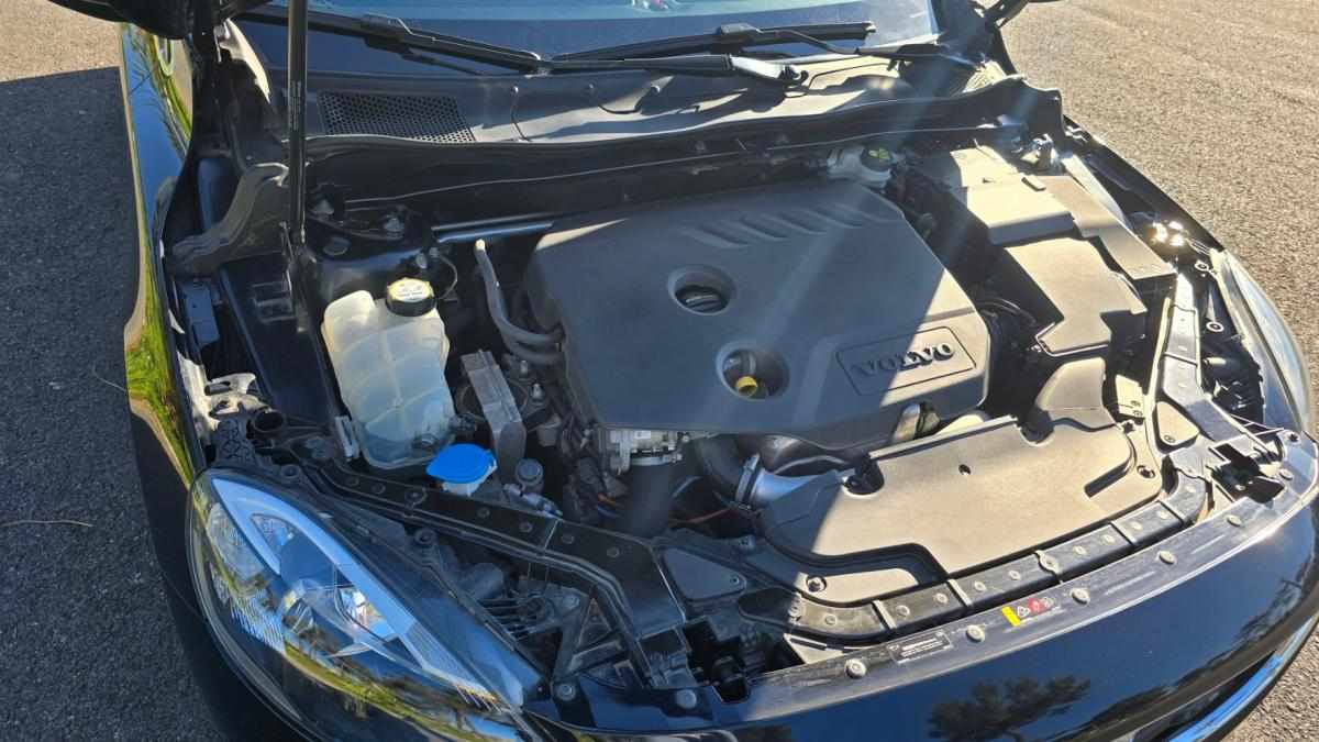volvo-v40-1-6-d2-2015-diesel-1560cc