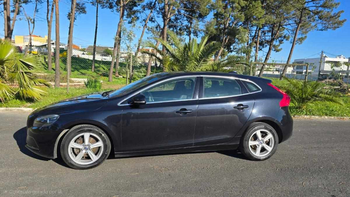 volvo-v40-1-6-d2-2015-diesel-1560cc