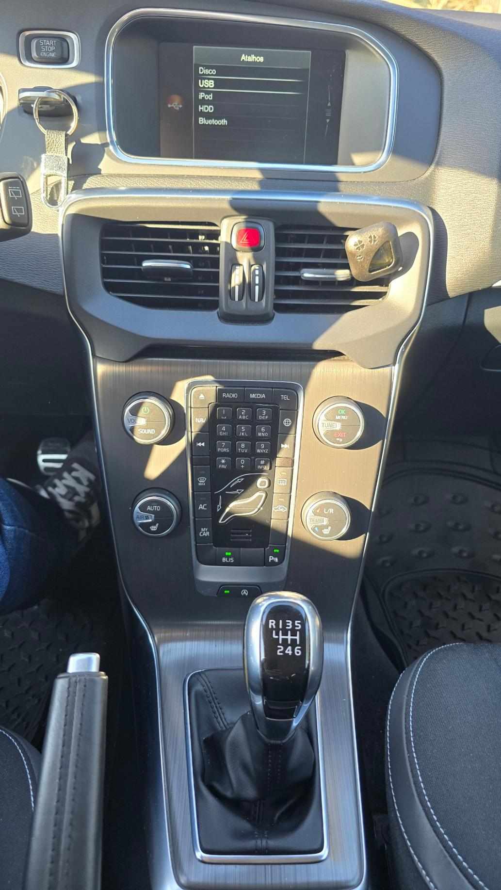volvo-v40-1-6-d2-2015-diesel-1560cc