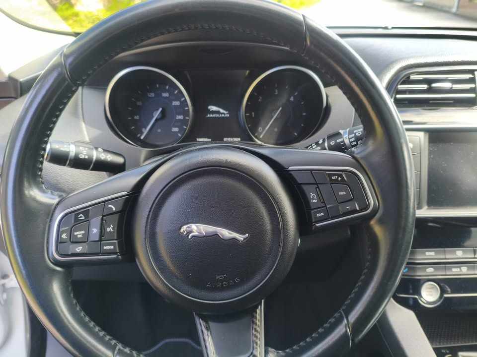 jaguar-f-pace-20d-2017-diesel-1999cc