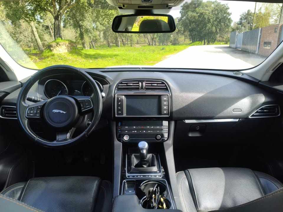 jaguar-f-pace-20d-2017-diesel-1999cc