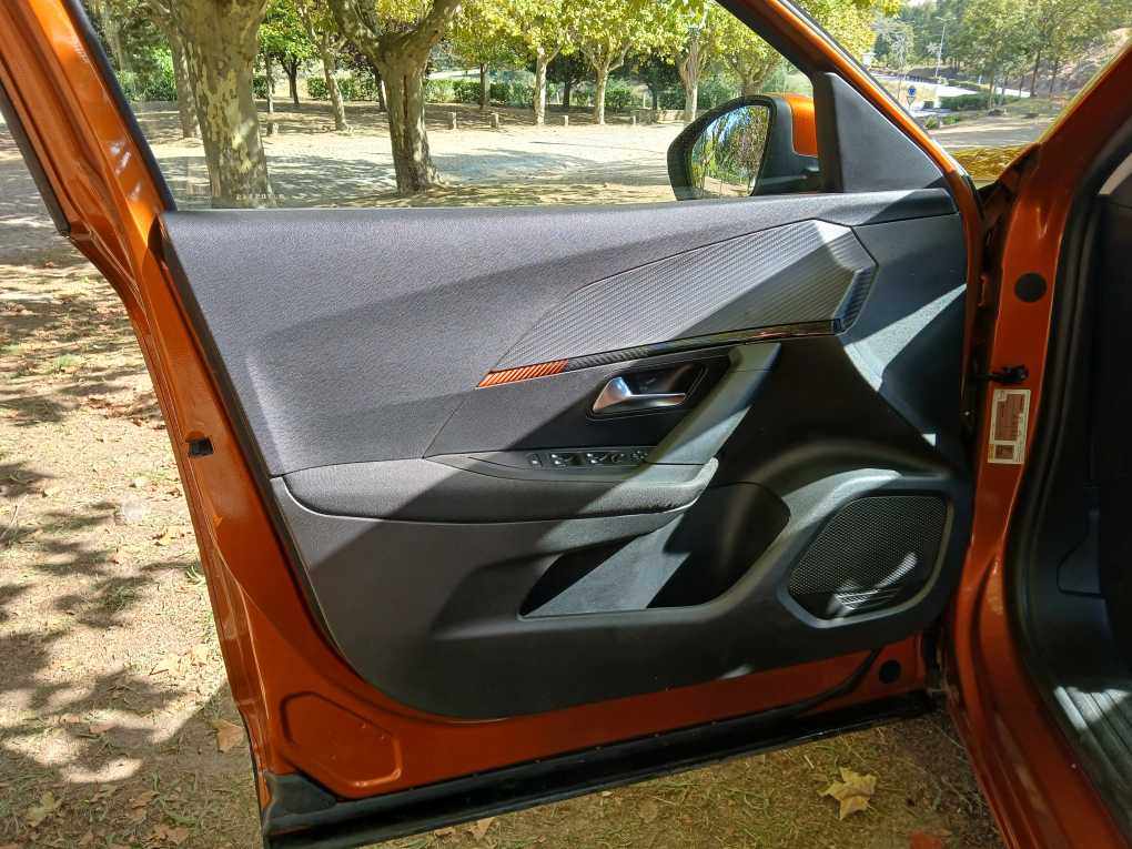 peugeot-2008-1-2-puretech-2021-gasolina-1199cc