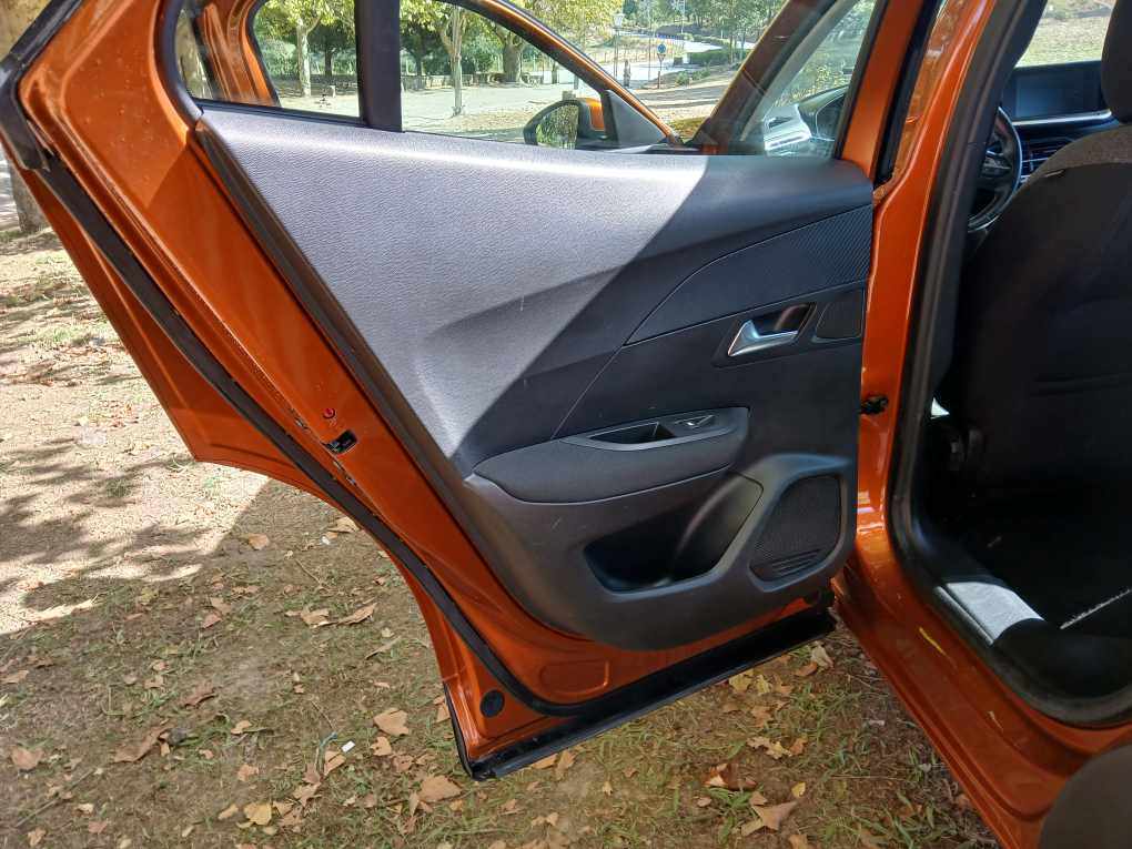 peugeot-2008-1-2-puretech-2021-gasolina-1199cc
