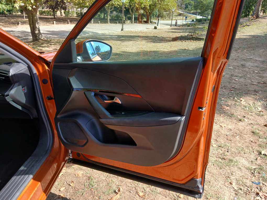 peugeot-2008-1-2-puretech-2021-gasolina-1199cc