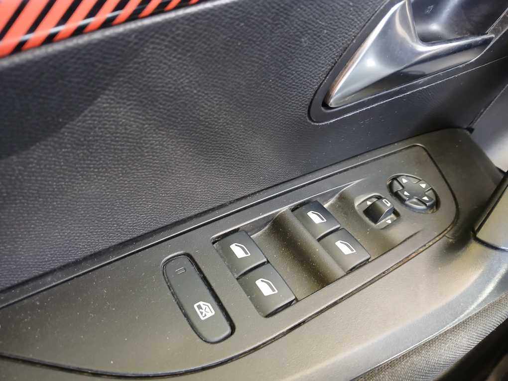 peugeot-2008-1-2-puretech-2021-gasolina-1199cc