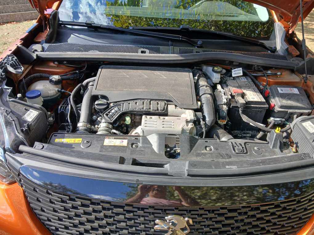 peugeot-2008-1-2-puretech-2021-gasolina-1199cc