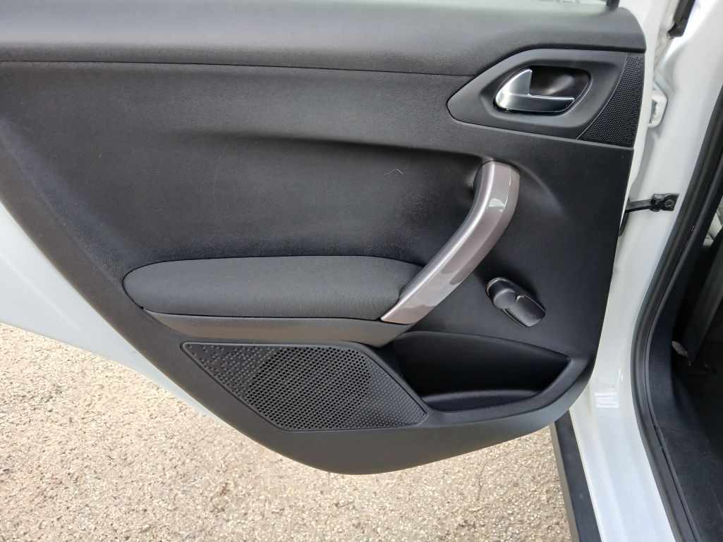 peugeot-2008-2016-gasolina-1199cc
