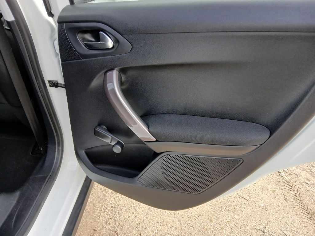 peugeot-2008-2016-gasolina-1199cc
