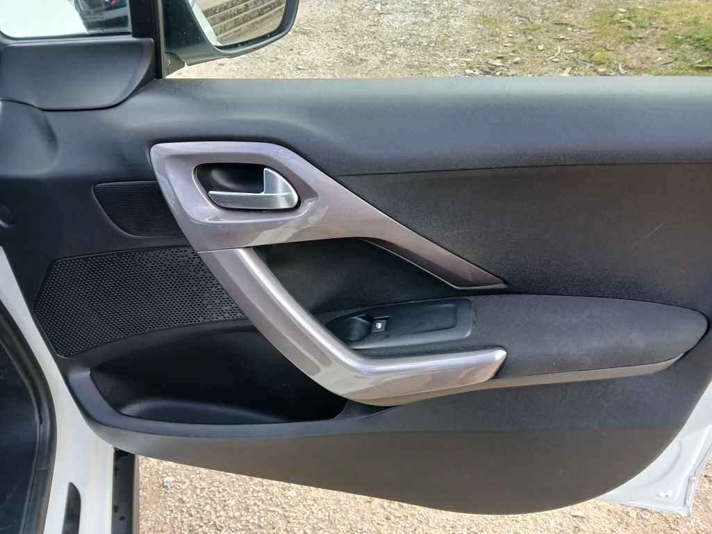 peugeot-2008-2016-gasolina-1199cc