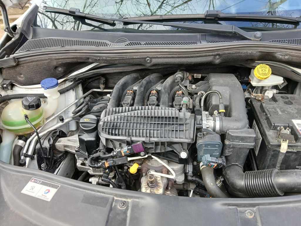 peugeot-2008-2016-gasolina-1199cc