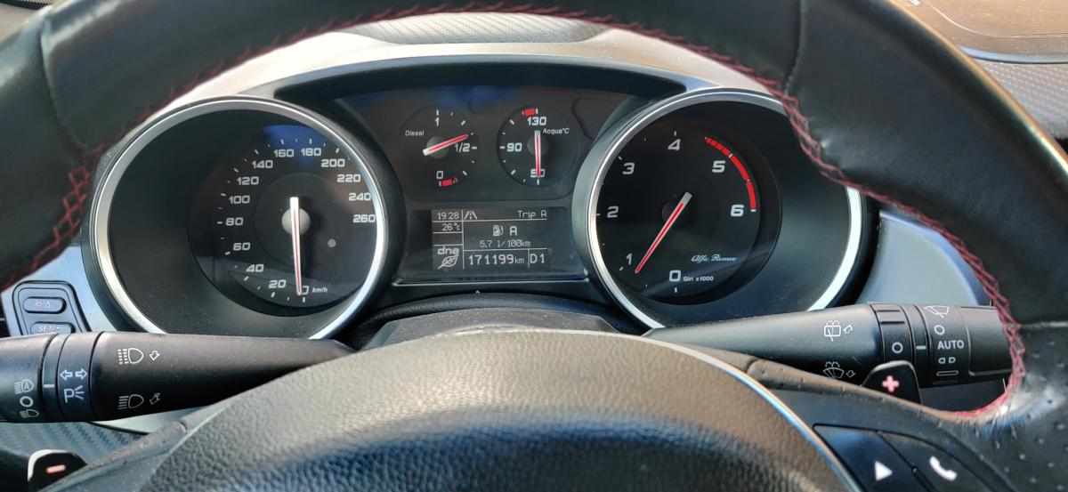 alfa-romeo-giulietta-1-6-jtdm-16v-2016-diesel-1598cc