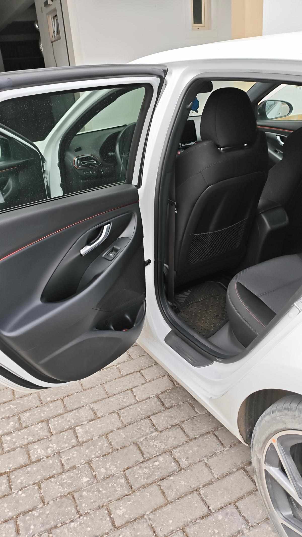 hyundai-i30-1-6-crdi-2021-diesel-1598cc