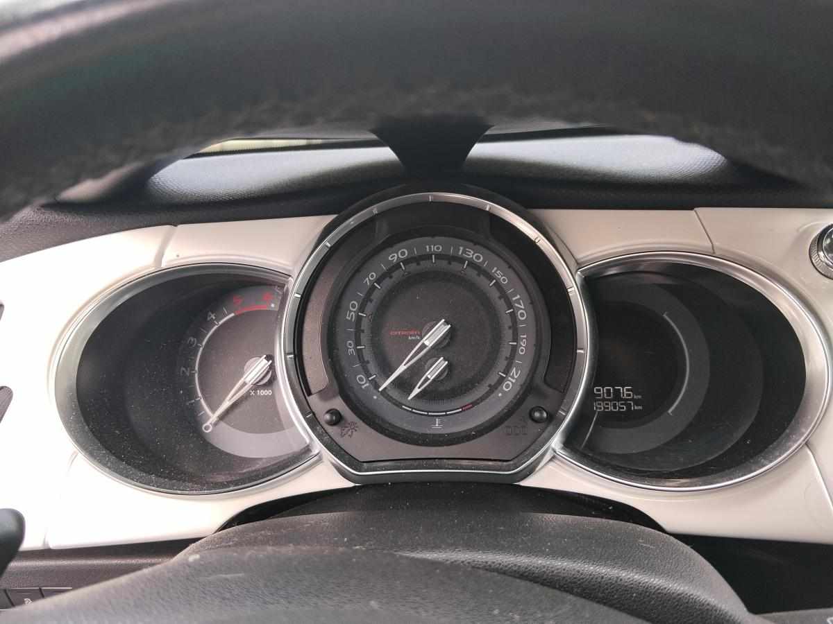 citroen-ds3-1-4-e-hdi-airdream-2013-diesel-1398cc