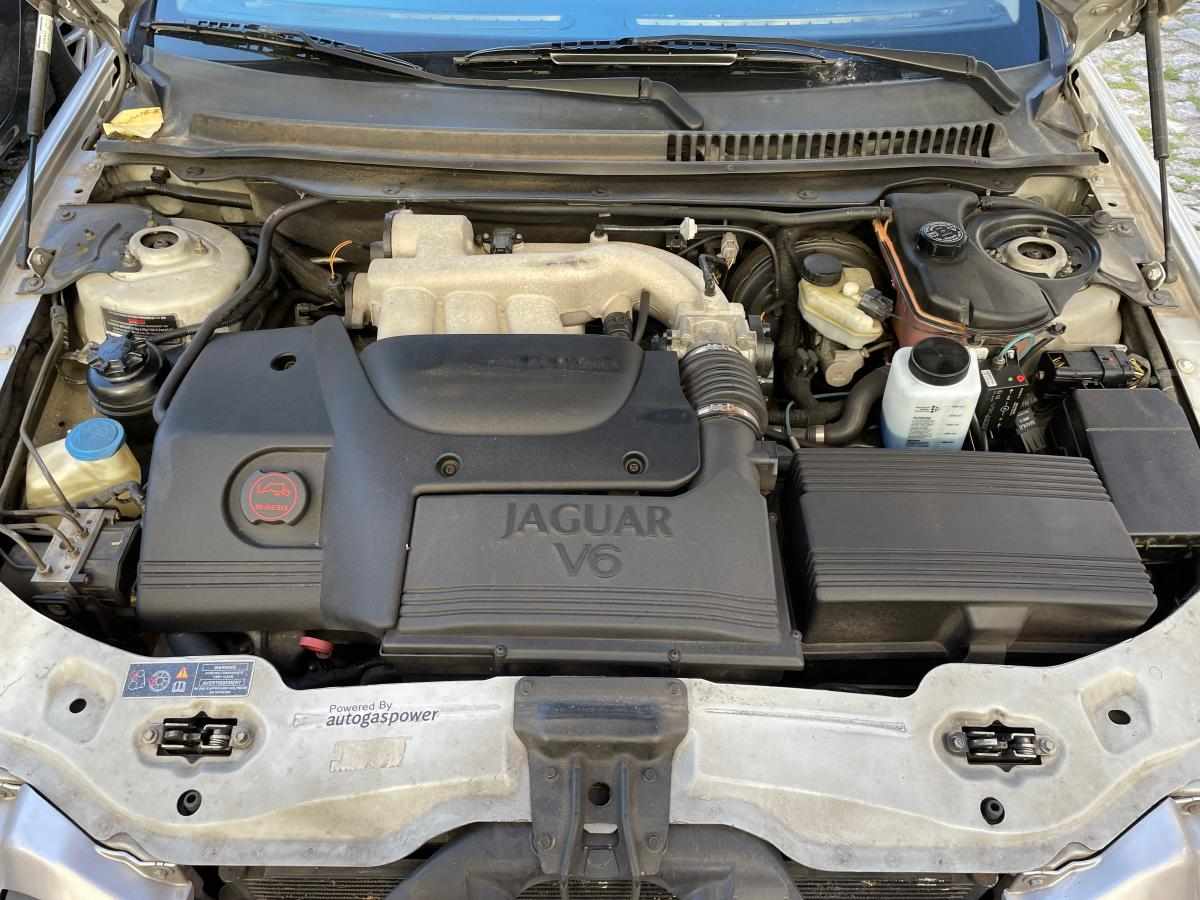 jaguar-x-type-2-5-v6-4x4-2002-gasolina-2495cc