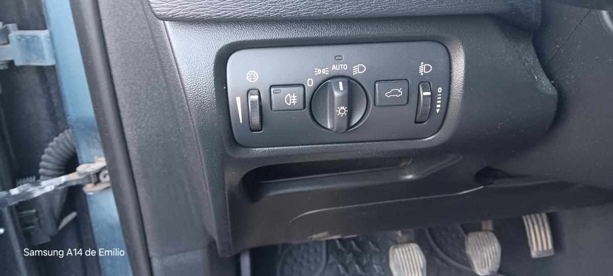 volvo-v40-d2-2013-diesel-1560cc