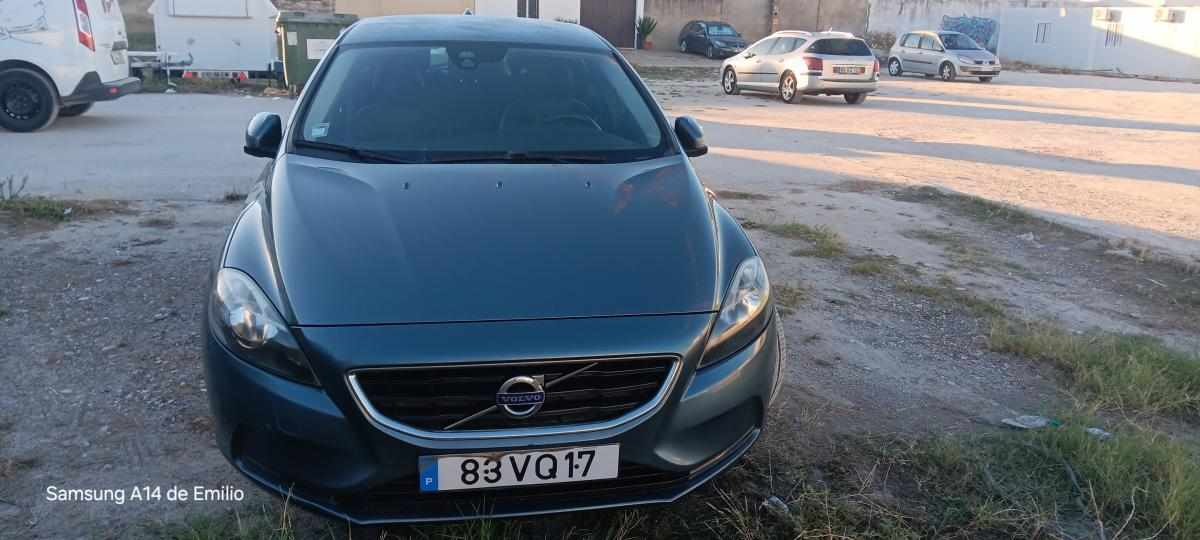 volvo-v40-d2-2013-diesel-1560cc