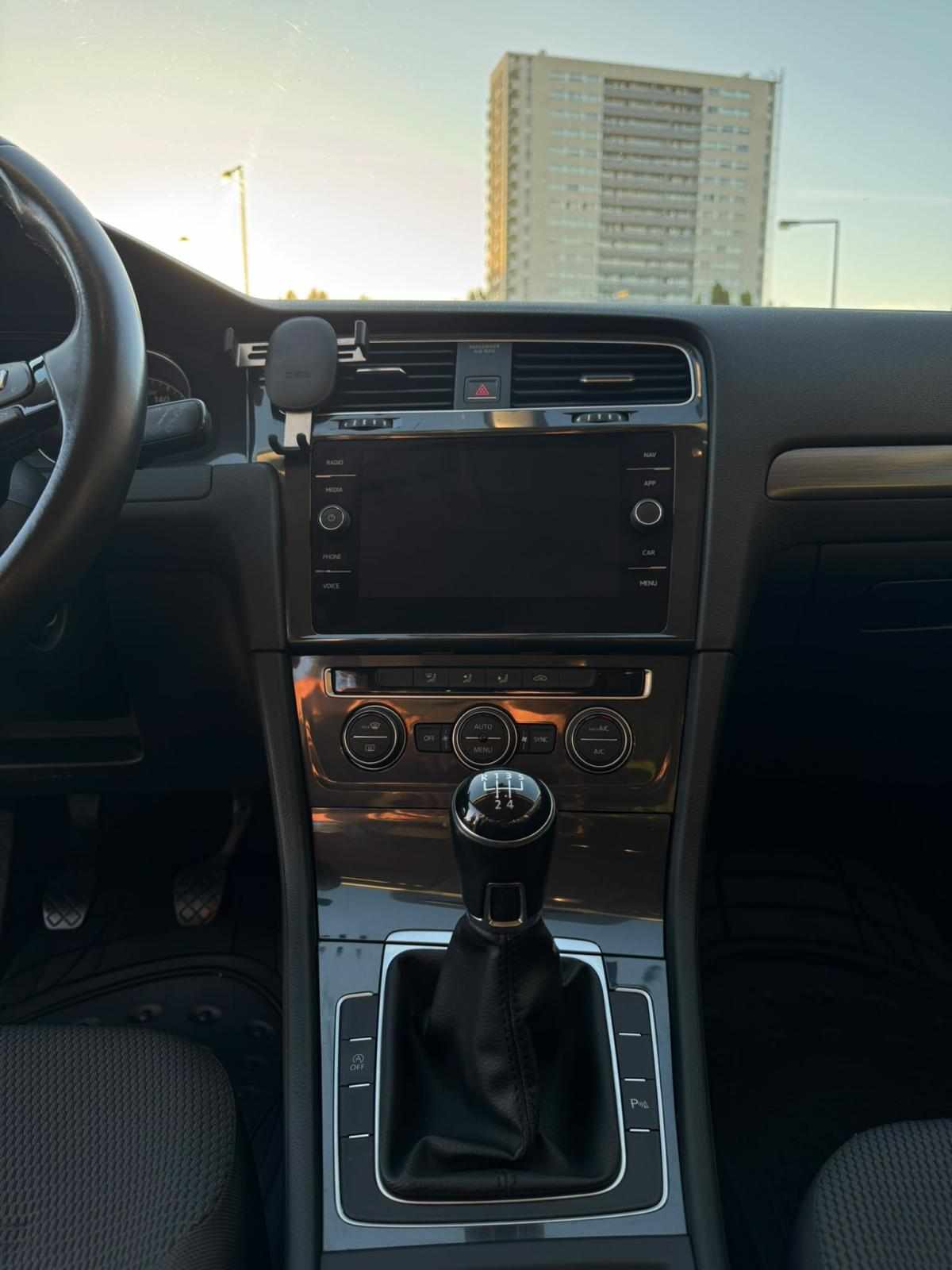 volkswagen-golf-1-6-tdi-bluemotion-2017-diesel-1598cc
