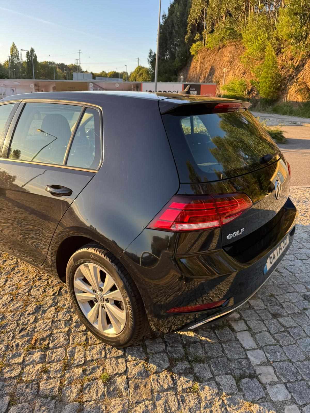 volkswagen-golf-1-6-tdi-bluemotion-2017-diesel-1598cc