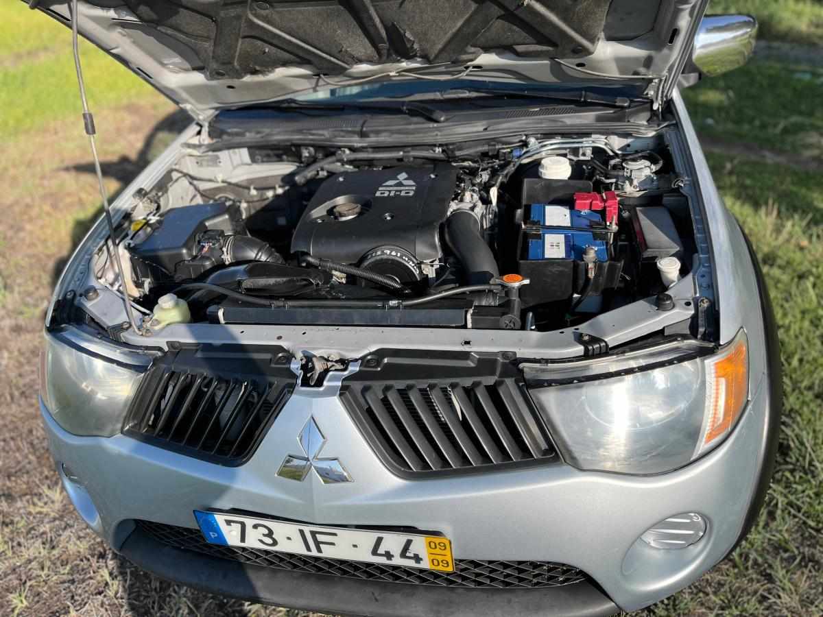 mitsubishi-l200-2-5-awd-2009-diesel-2477cc