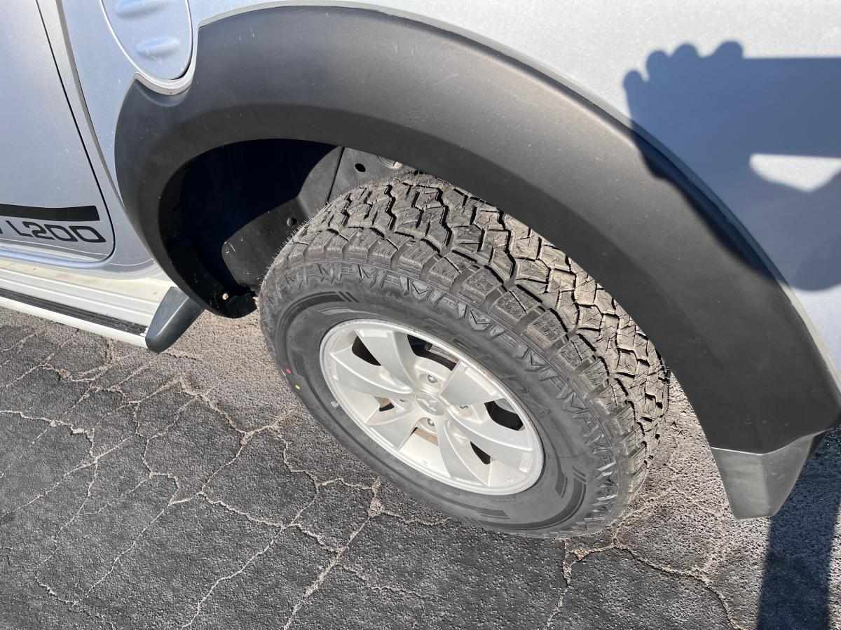 mitsubishi-l200-2-5-awd-2009-diesel-2477cc
