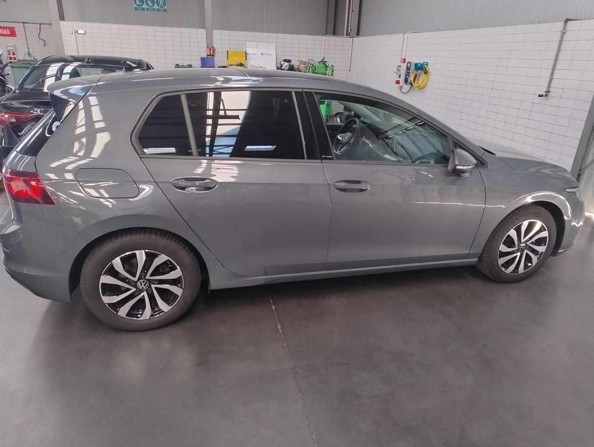 volkswagen-golf-2-0-tdi-scr-4motion-2022-diesel-1968cc
