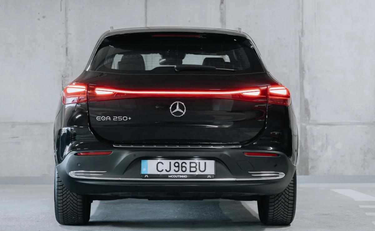 mercedes-benz-eqa-300-4matic-2024-eletrico