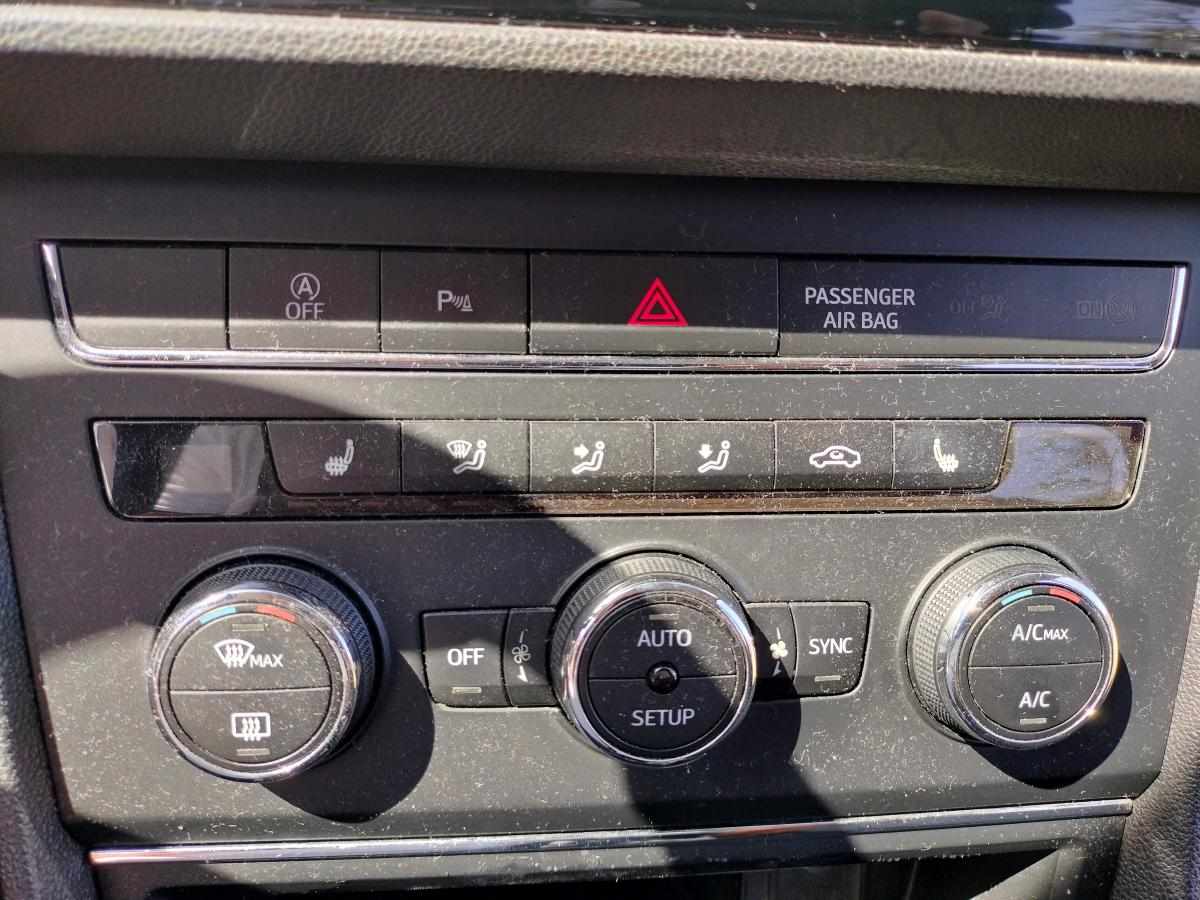 seat-leon-1-6-tdi-ecomotive-2015-diesel-1598cc