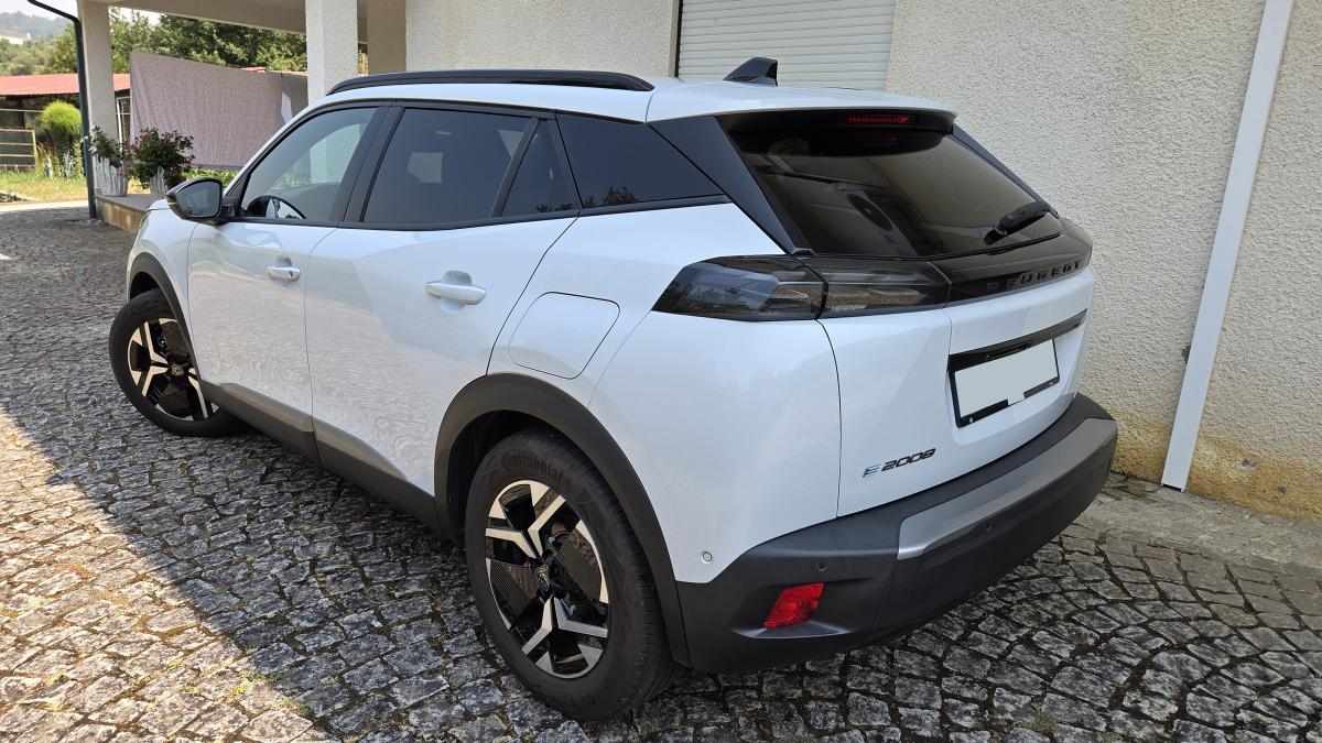 peugeot-2008-e-2008-2023-eletrico