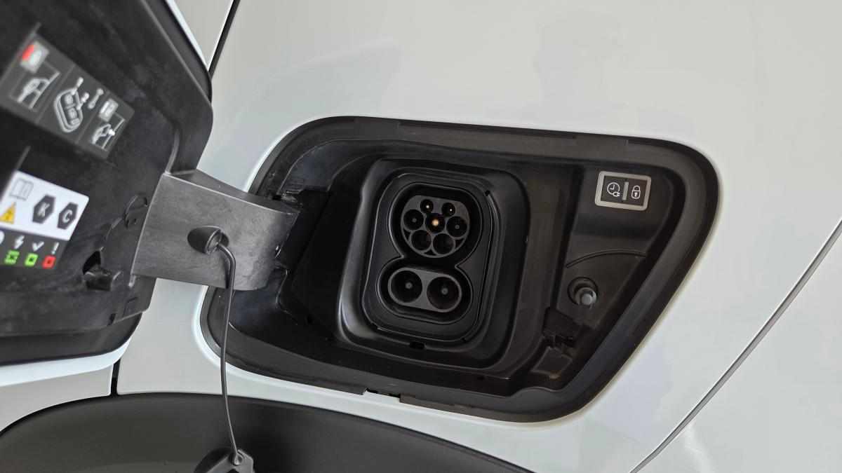 peugeot-2008-e-2008-2023-eletrico