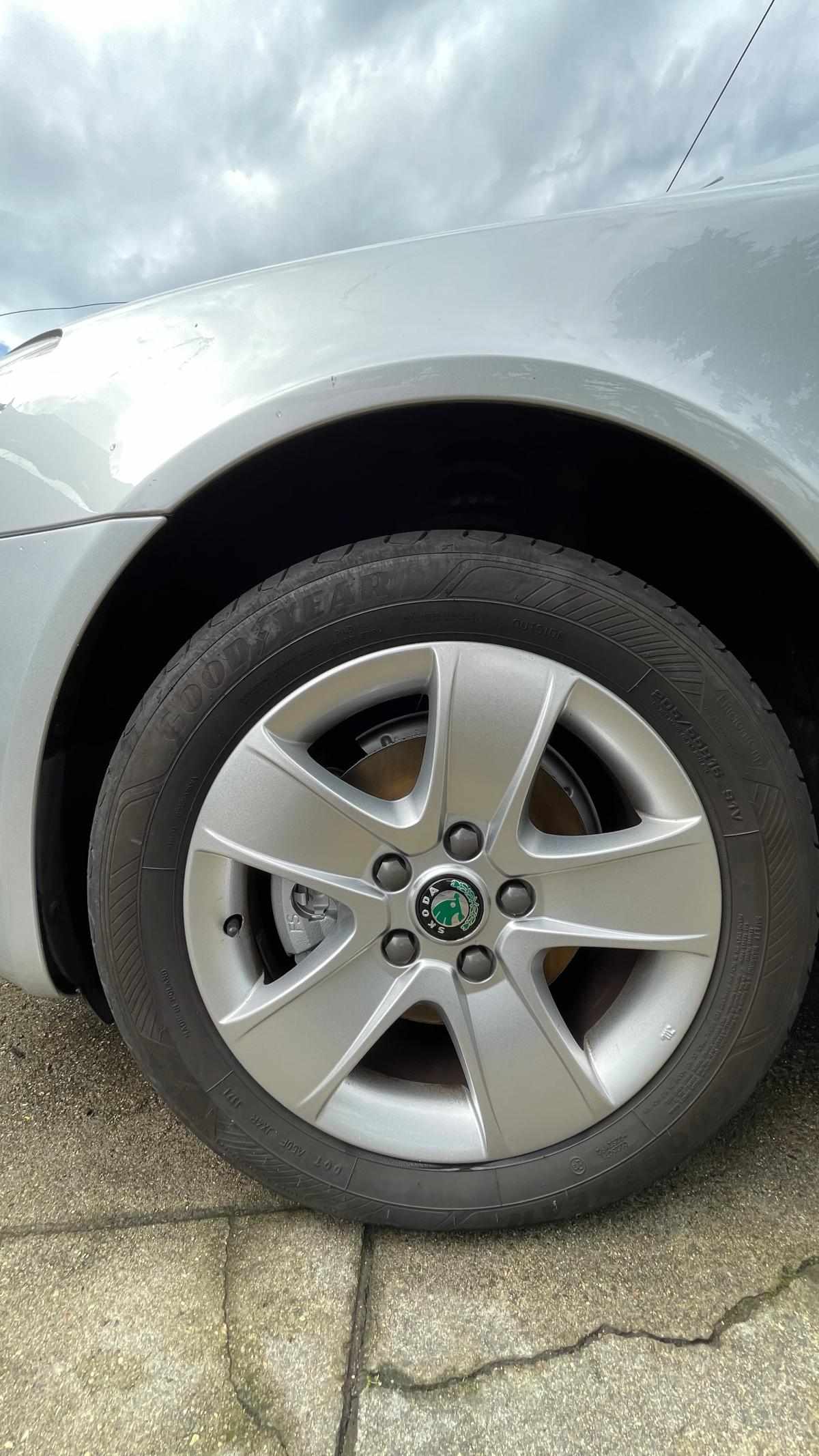 skoda-octavia-1-6-tdi-2010-diesel-1598cc