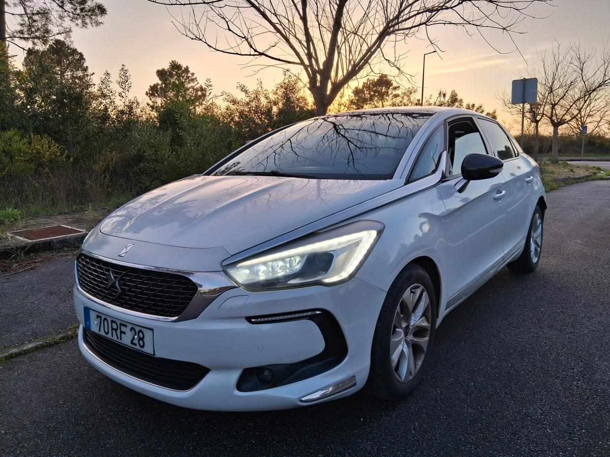 ds-ds-5-1-6-bluehdi-2016-diesel-1560cc