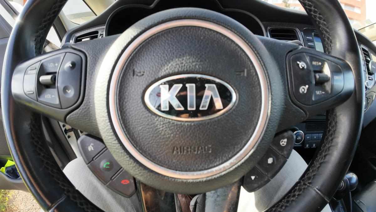 kia-carens-1-7-crdi-2018-diesel-1685cc
