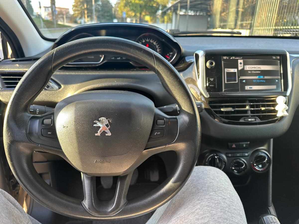 peugeot-208-1-4-hdi-2013-diesel-1398cc