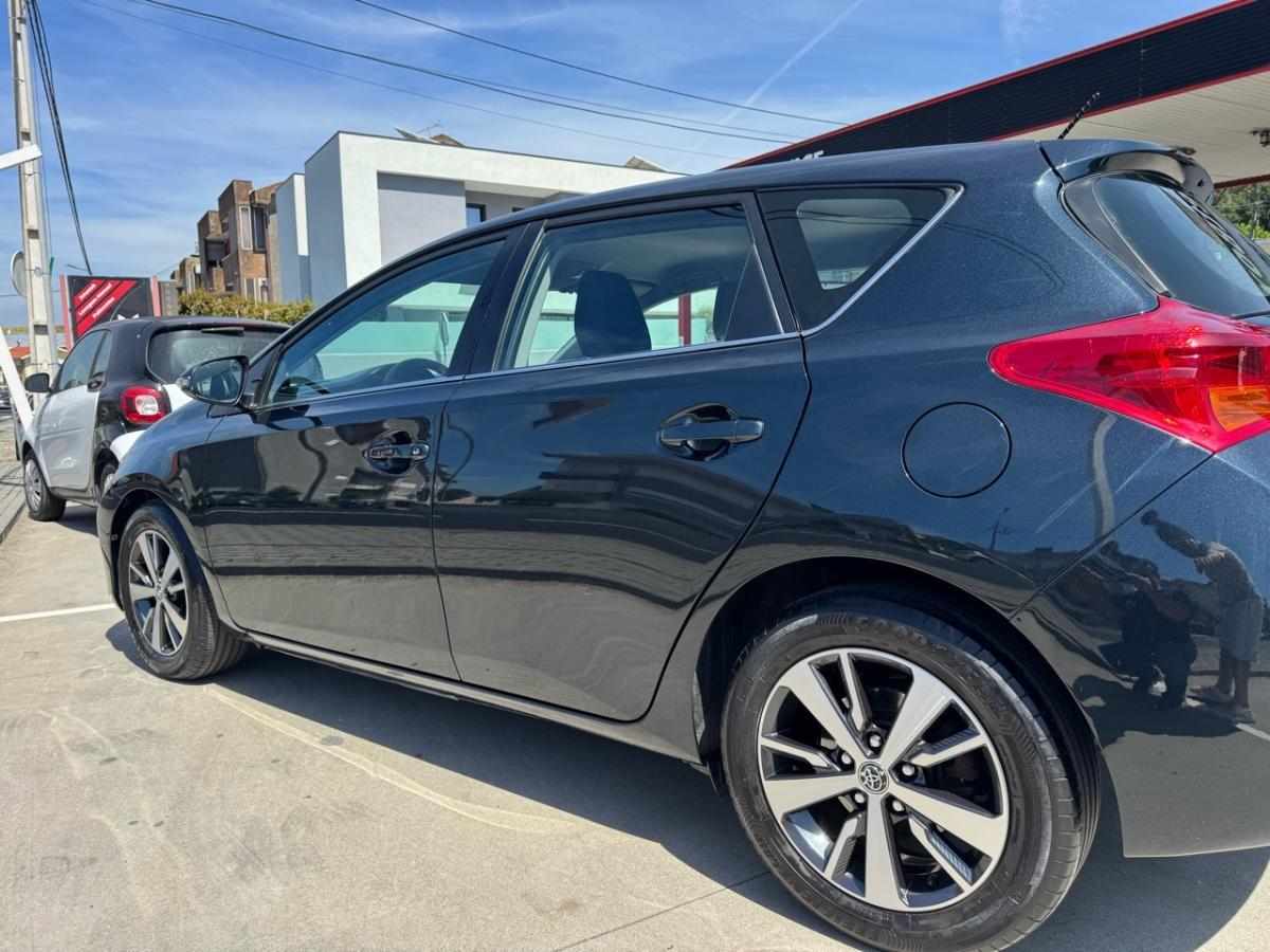 toyota-auris-1-4-d4d-2014-diesel-1364cc