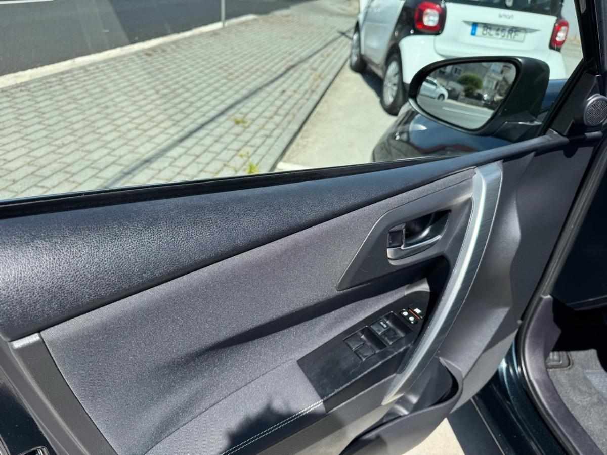 toyota-auris-1-4-d4d-2014-diesel-1364cc